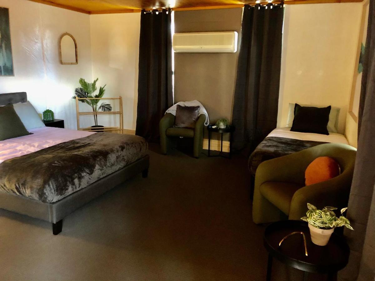 Granite Belt Cabins Hotel สแตนธอร์ป ภายนอก รูปภาพ